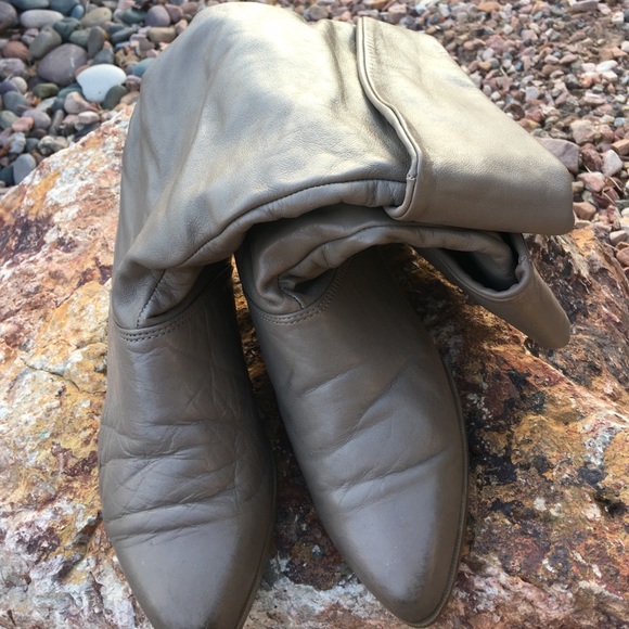 ❤️FINAL❤️Decree leather taupe boots. Low heel - Picture 3 of 8